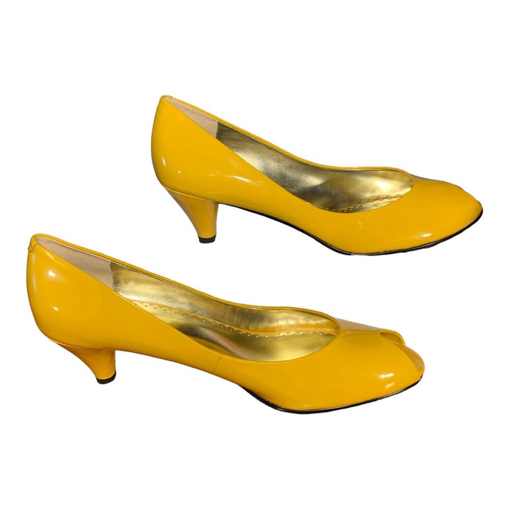 BCBG Paris Oil Yellow, Smooth Patent Leather Heels 9.5 - Picture 2 of 7